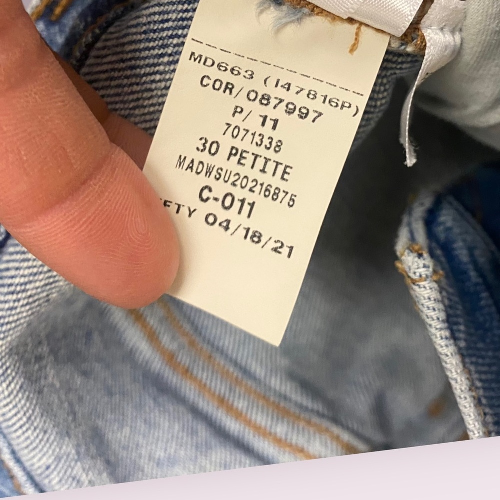 Madewell Petite Mom Jeans High Rise Light Wash - Picture 8 of 15